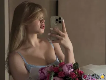 SarraFloli’s (LiveJasmin) Photo