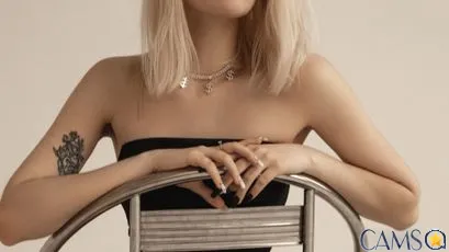 Vikky’s (SkyPrivate) Photo